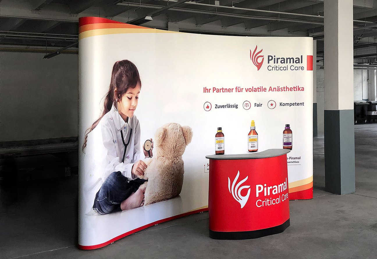 Expand Media Wall XL + Expand PodiumCase - Piramal GmbH Expand Media Wall XL + Expand PodiumCase - Piramal GmbH